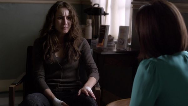 Pretty_Little_Liars_S03E22_BluRay_Rip_720p_Dual_Audio_WWW_TORRENTDOSFILMES_COM_1132.jpg