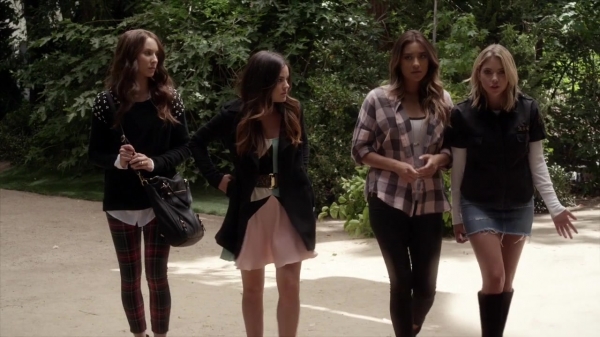 Pretty_Little_Liars_S05E10_Mini_720p_WEB-DL_Dual_RMZ-Dinho_0215.jpg