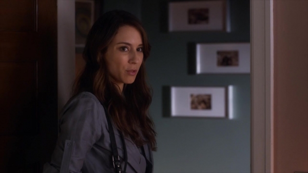 Pretty_Little_Liars_S06E03_720p_HDTV_X264-DIMENSION_0420.jpg