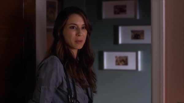 Pretty_Little_Liars_S06E03_720p_HDTV_X264-DIMENSION_0421.jpg