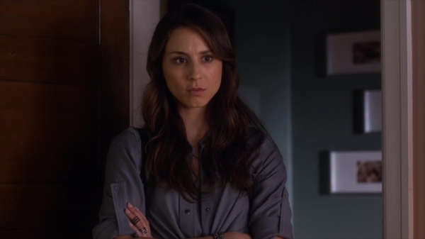 Pretty_Little_Liars_S06E03_720p_HDTV_X264-DIMENSION_0465.jpg
