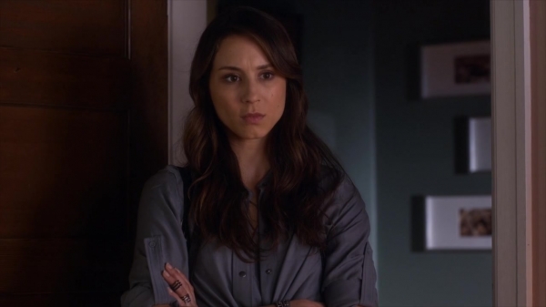 Pretty_Little_Liars_S06E03_720p_HDTV_X264-DIMENSION_0466.jpg
