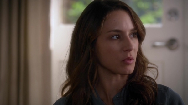 Pretty_Little_Liars_S06E03_720p_HDTV_X264-DIMENSION_1059.jpg