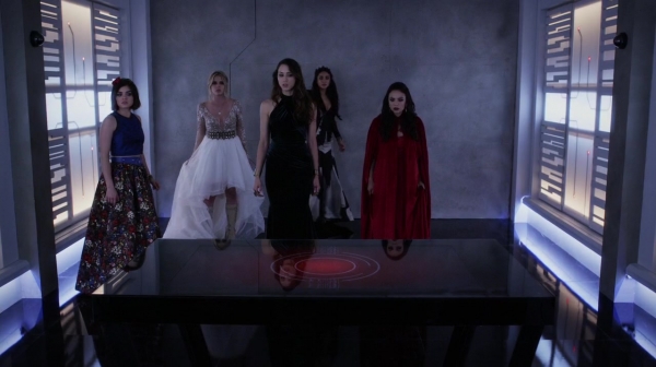 Pretty_Little_Liars_S06E10_Game_Over_Charles_720p_WEB-DL_DD5_1_H_264-PLLs_0477.jpg
