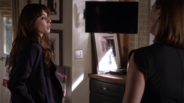 Pretty_Little_Liars_S06E11_Of_Late_I_Think_of_Rosewood_720p_WEB-DL_DD5_1_H_264-NTb_0732.jpg