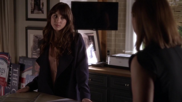 Pretty_Little_Liars_S06E11_Of_Late_I_Think_of_Rosewood_720p_WEB-DL_DD5_1_H_264-NTb_0747.jpg