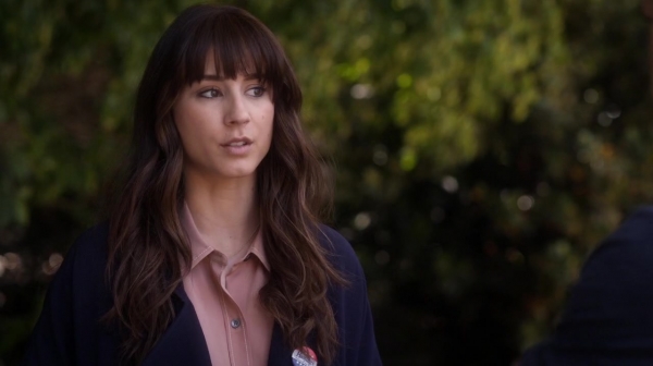Pretty_Little_Liars_S06E11_Of_Late_I_Think_of_Rosewood_720p_WEB-DL_DD5_1_H_264-NTb_0946.jpg