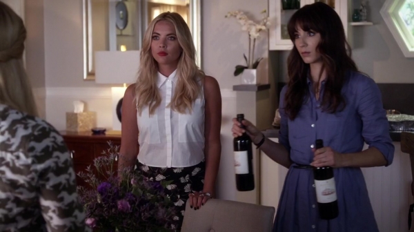 Pretty_Little_Liars_S06E12_Charlotte_s_Web_720p_WEB-DL_DD5_1_H_264-NTb_1210.jpg