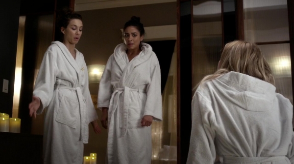 Pretty_Little_Liars_S06E13_The_Gloves_Are_On_720p_WEB-DL_DD5_1_H_264-NTb_0120.jpg
