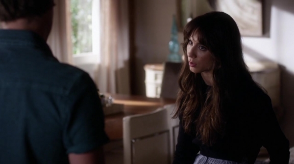 Pretty_Little_Liars_S06E13_The_Gloves_Are_On_720p_WEB-DL_DD5_1_H_264-NTb_0421.jpg