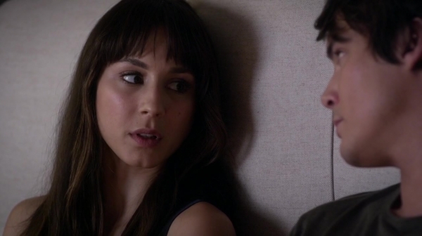 Pretty_Little_Liars_S06E15_Do_Not_Disturb_720p_WEB-DL_DD5_1_H_264-NTb_0346.jpg