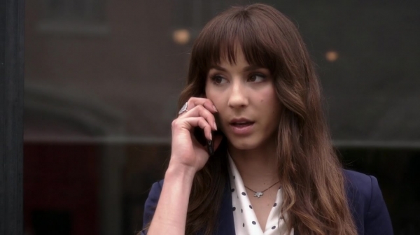 Pretty_Little_Liars_S06E15_Do_Not_Disturb_720p_WEB-DL_DD5_1_H_264-NTb_0989.jpg