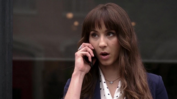 Pretty_Little_Liars_S06E15_Do_Not_Disturb_720p_WEB-DL_DD5_1_H_264-NTb_0990.jpg