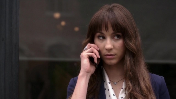 Pretty_Little_Liars_S06E15_Do_Not_Disturb_720p_WEB-DL_DD5_1_H_264-NTb_0992.jpg