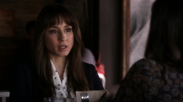 Pretty_Little_Liars_S06E15_Do_Not_Disturb_720p_WEB-DL_DD5_1_H_264-NTb_1117.jpg