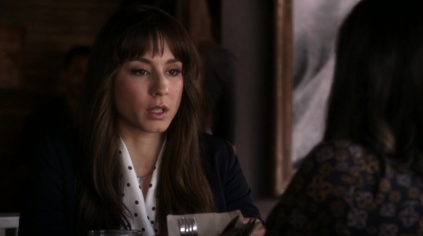 Pretty_Little_Liars_S06E15_Do_Not_Disturb_720p_WEB-DL_DD5_1_H_264-NTb_1125.jpg