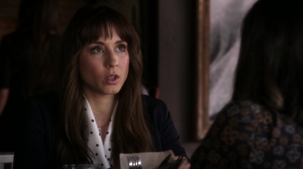 Pretty_Little_Liars_S06E15_Do_Not_Disturb_720p_WEB-DL_DD5_1_H_264-NTb_1126.jpg