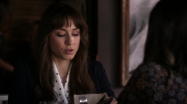 Pretty_Little_Liars_S06E15_Do_Not_Disturb_720p_WEB-DL_DD5_1_H_264-NTb_1129.jpg