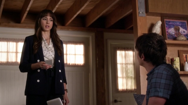 Pretty_Little_Liars_S06E15_Do_Not_Disturb_720p_WEB-DL_DD5_1_H_264-NTb_1400.jpg