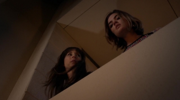Pretty_Little_Liars_S06E15_Do_Not_Disturb_720p_WEB-DL_DD5_1_H_264-NTb_1889.jpg