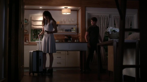 Pretty_Little_Liars_S06E16_Where_Somebody_Waits_for_Me_720p_WEB-DL_DD5_1_H_264-NTb_2478.jpg