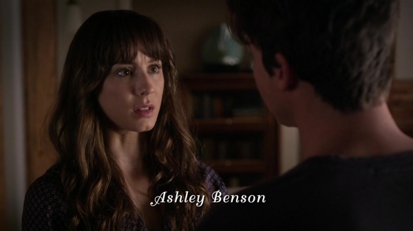 Pretty_Little_Liars_S06E17_We_ve_All_Got_Baggage_720p_WEB-DL_DD5_1_H_264-NTb_0201.jpg