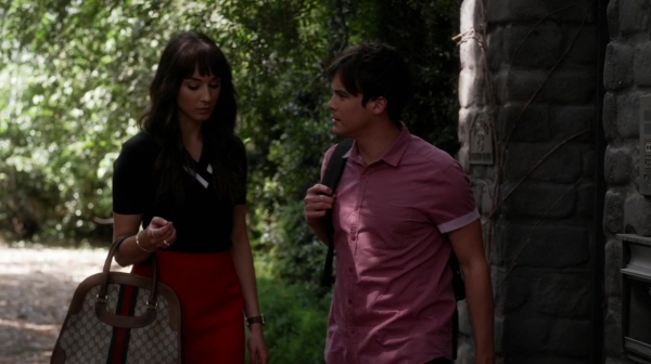 Pretty_Little_Liars_S06E17_We_ve_All_Got_Baggage_720p_WEB-DL_DD5_1_H_264-NTb_0803.jpg