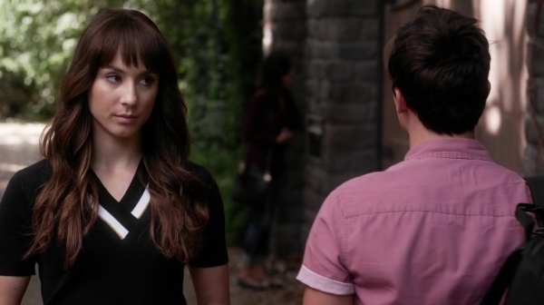 Pretty_Little_Liars_S06E17_We_ve_All_Got_Baggage_720p_WEB-DL_DD5_1_H_264-NTb_0875.jpg