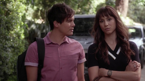 Pretty_Little_Liars_S06E17_We_ve_All_Got_Baggage_720p_WEB-DL_DD5_1_H_264-NTb_0884.jpg