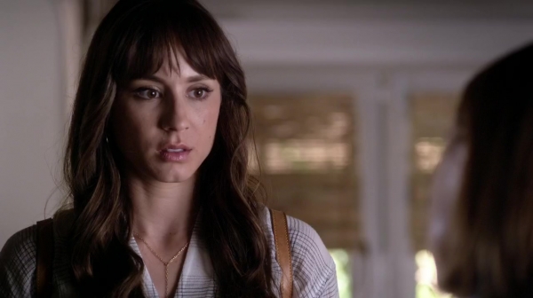 Pretty_Little_Liars_S06E17_We_ve_All_Got_Baggage_720p_WEB-DL_DD5_1_H_264-NTb_1817.jpg