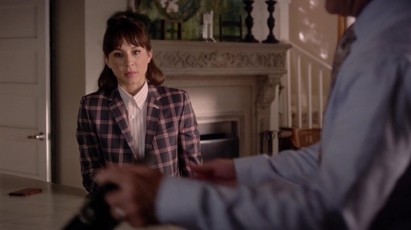Pretty_Little_Liars_S06E18_Burn_This_720p_WEB-DL_DD5_1_H_264-NTb_0249.jpg