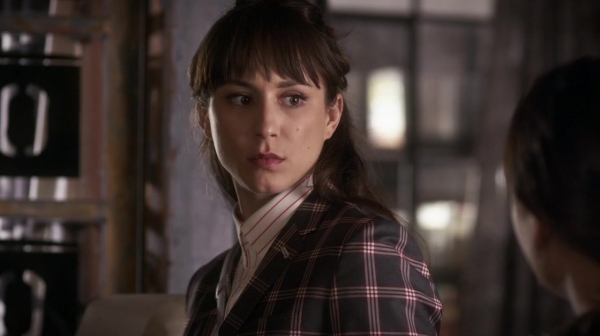 Pretty_Little_Liars_S06E18_Burn_This_720p_WEB-DL_DD5_1_H_264-NTb_0945.jpg