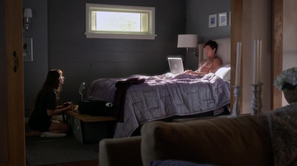 Pretty_Little_Liars_S06E20_Hush_Hush_Sweet_Little_Liars_720p_WEB-DL_DD5_1_H_264-NTb_1041.jpg