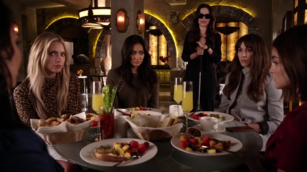 Pretty_Little_Liars_S07E04_WEB-DL_720p_DUAL_WWW_COMANDOTORRENTS_COM_1807.jpg