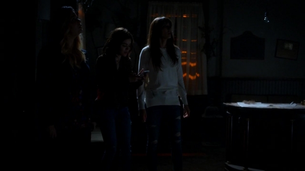 Pretty_Little_Liars_S07E10_WEB-DL_720p_DUAL_WWW_COMANDOTORRENTS_COM_2168.jpg