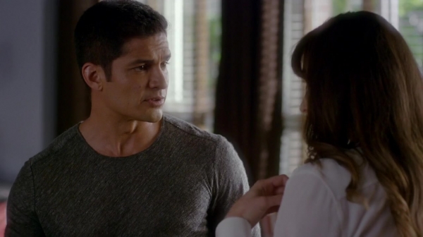 Pretty_Little_Liars_S07E13_WEB-DL_720p_DUAL_WWW_COMANDOTORRENTS_COM_1176.jpg