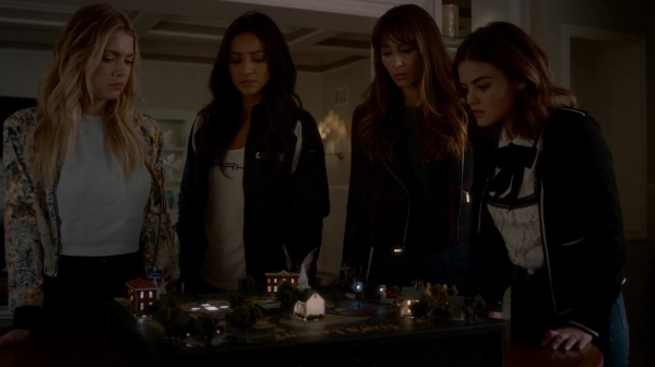 Pretty_Little_Liars_S07E14_WEB-DL_720p_DUAL_WWW_COMANDOTORRENTS_COM_2358.jpg