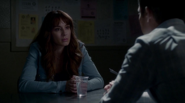 Pretty_Little_Liars_S07E16_WEB-DL_720p_DUAL_WWW_COMANDOTORRENTS_COM_0144.jpg