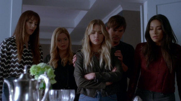Pretty_Little_Liars_S07E18_WEB-DL_720p_DUAL_WWW_COMANDOTORRENTS_COM_0554.jpg