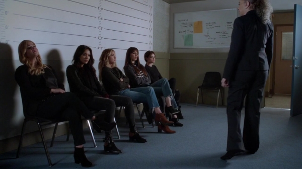 Pretty_Little_Liars_S07E18_WEB-DL_720p_DUAL_WWW_COMANDOTORRENTS_COM_1003.jpg