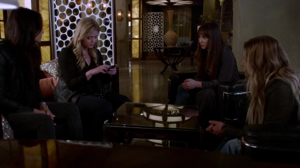 Pretty_Little_Liars_S07E18_WEB-DL_720p_DUAL_WWW_COMANDOTORRENTS_COM_1210.jpg