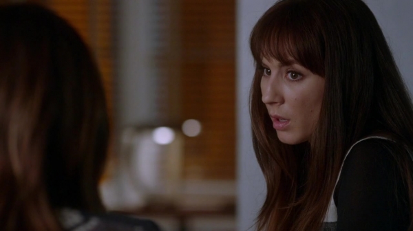 Pretty_Little_Liars_S07E18_WEB-DL_720p_DUAL_WWW_COMANDOTORRENTS_COM_1460.jpg