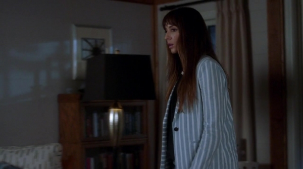 Pretty_Little_Liars_S07E18_WEB-DL_720p_DUAL_WWW_COMANDOTORRENTS_COM_2060.jpg