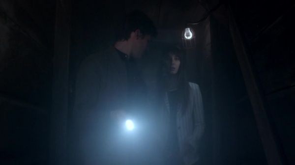 Pretty_Little_Liars_S07E19_WEB-DL_720p_DUAL_WWW_COMANDOTORRENTS_COM_1261.jpg