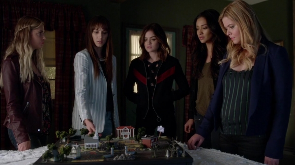 Pretty_Little_Liars_S07E19_WEB-DL_720p_DUAL_WWW_COMANDOTORRENTS_COM_2292.jpg