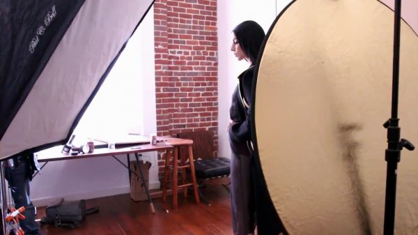 Schon21_presents___Behind_the_scenes_with_Troian_Bellisario_mp4__1_288029.jpg