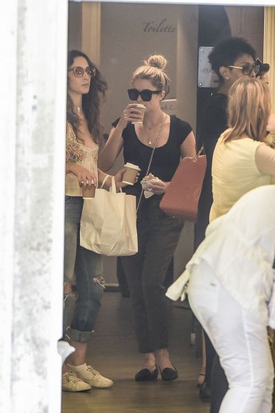 HQ
