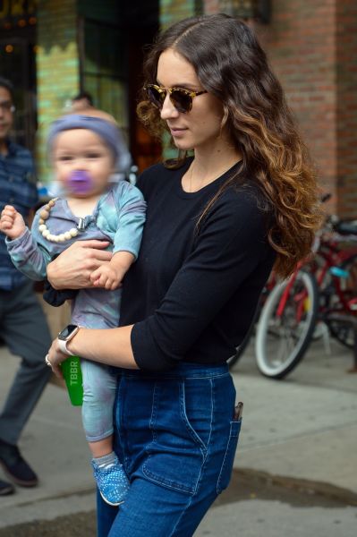 HQ
