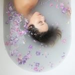 DnUk6vSXgAElD6A.jpg